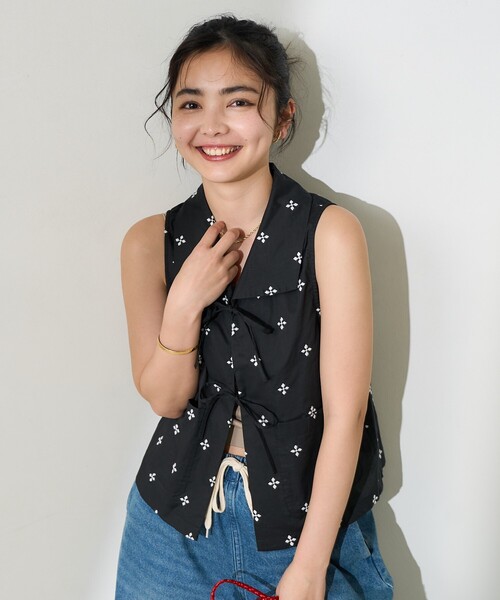 FREAK'S STORE ベスト ジレ インド 小花刺繍 襟付きリボンベスト「セットアップ対応」 レディース - 画像 (3)