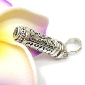 アジアン雑貨　アロマペンダント　3月の誕生石　アクアマリン　スプラッシュモチーフ　Sサイズ　ブリリアントカット　メール便OK