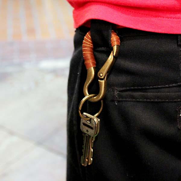 キーリング アンティーク風 デザイン レザーカラビナ 本革 メンズ Leather カラビナ 鍵付け替え 鍵収納 keyholder コング 鍵 チラ見えお洒落 - 画像 (3)