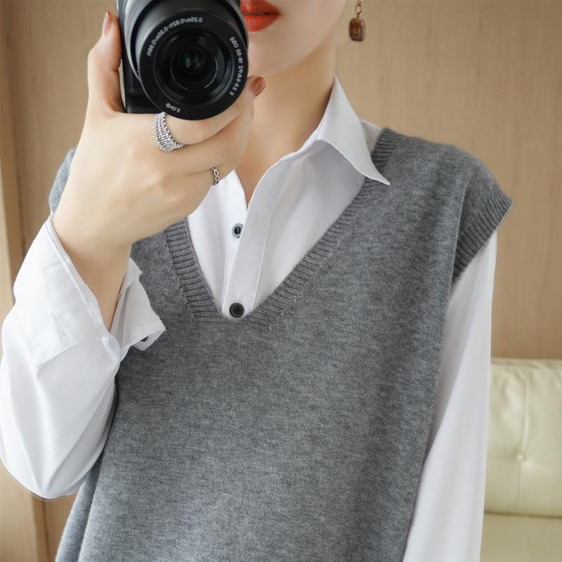 ベスト ニットノースリーブ 袖なし レディース 女性 プルオーバー トップス 重ね着 シンプル Vネック ジレ おしゃれ かわいい きれい目 単色 定 - 画像 (9)