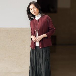 カーディガン レディース おしゃれ 秋冬 ミセス シニア ファッション 40代 50代 60代 70代 80代 パール調ボタンクルーネックカーディガン