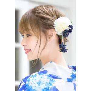 SOUBIEN 髪飾り 浴衣 成人式 花 コサージュ クリップ 振袖 子供 和装 白 紺 ピンポンマム ポンポン菊 ぶら飾り